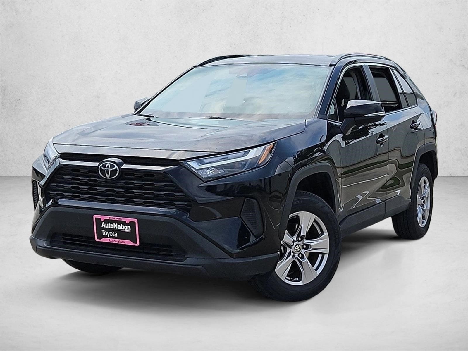 2024 Toyota RAV4 XLE AWD's photo