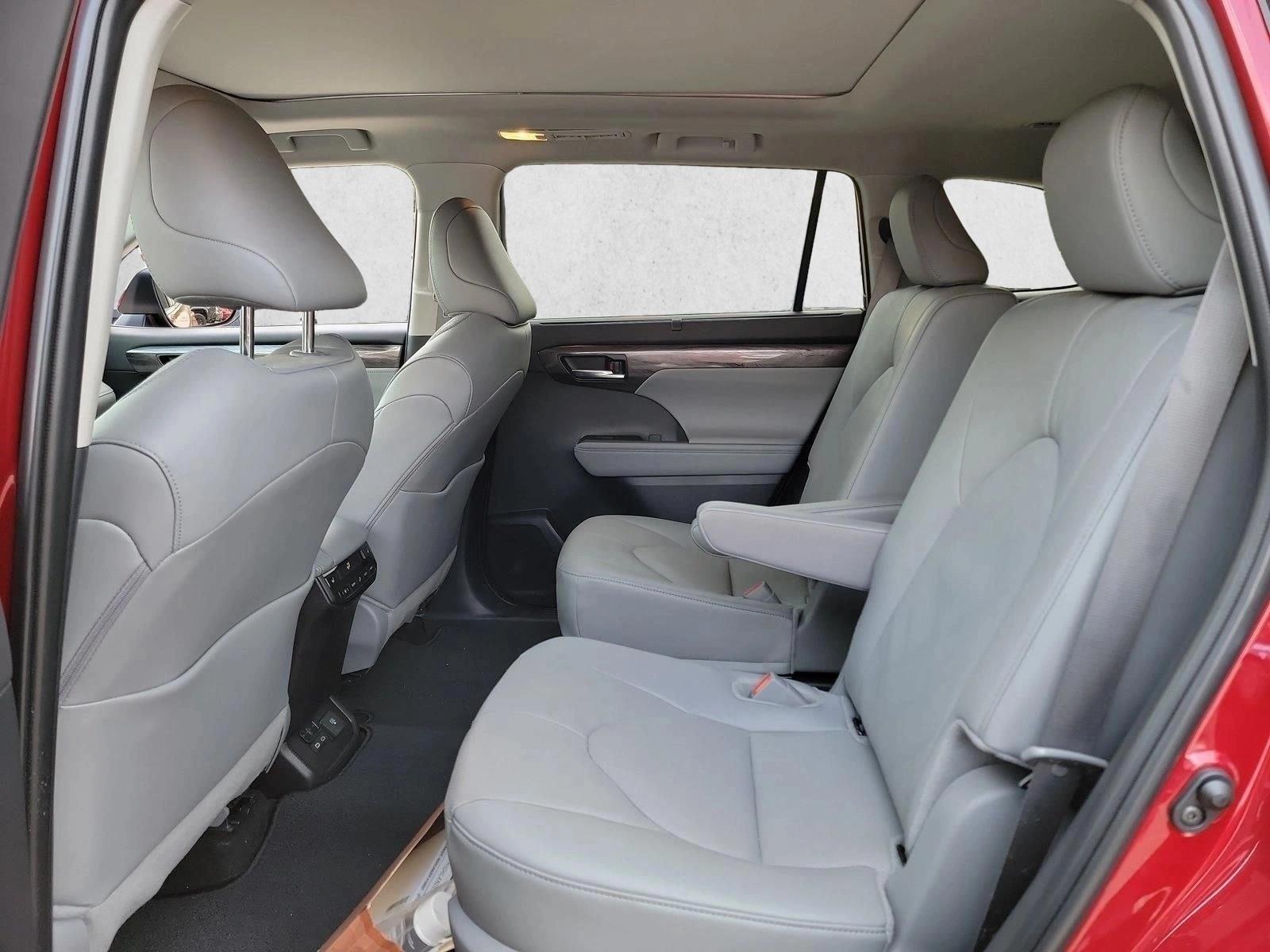 2026 Toyota Highlander Platinum - Photo 11