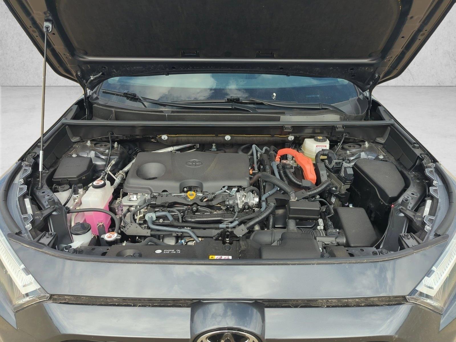 2025 Toyota RAV4 LE - Photo 22