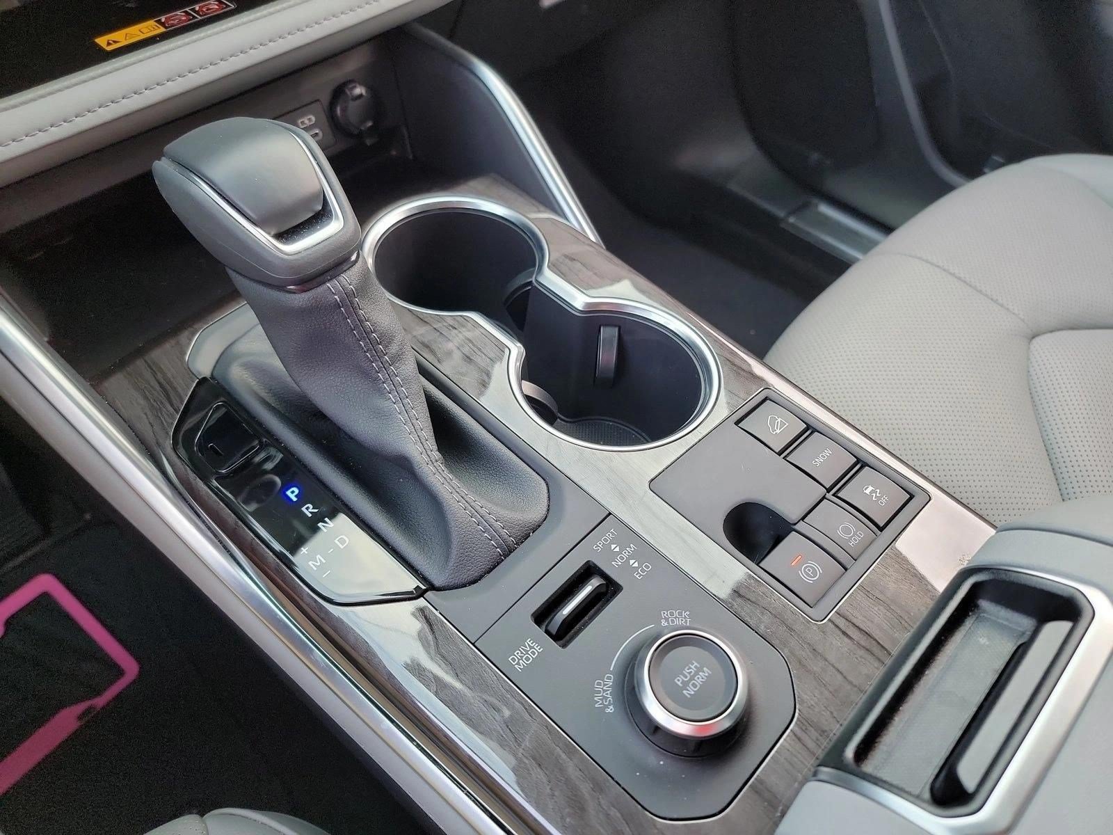 2026 Toyota Highlander Platinum - Photo 21