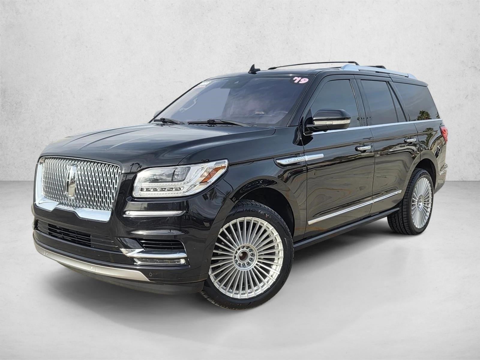 2019 Lincoln Navigator Reserve's photo