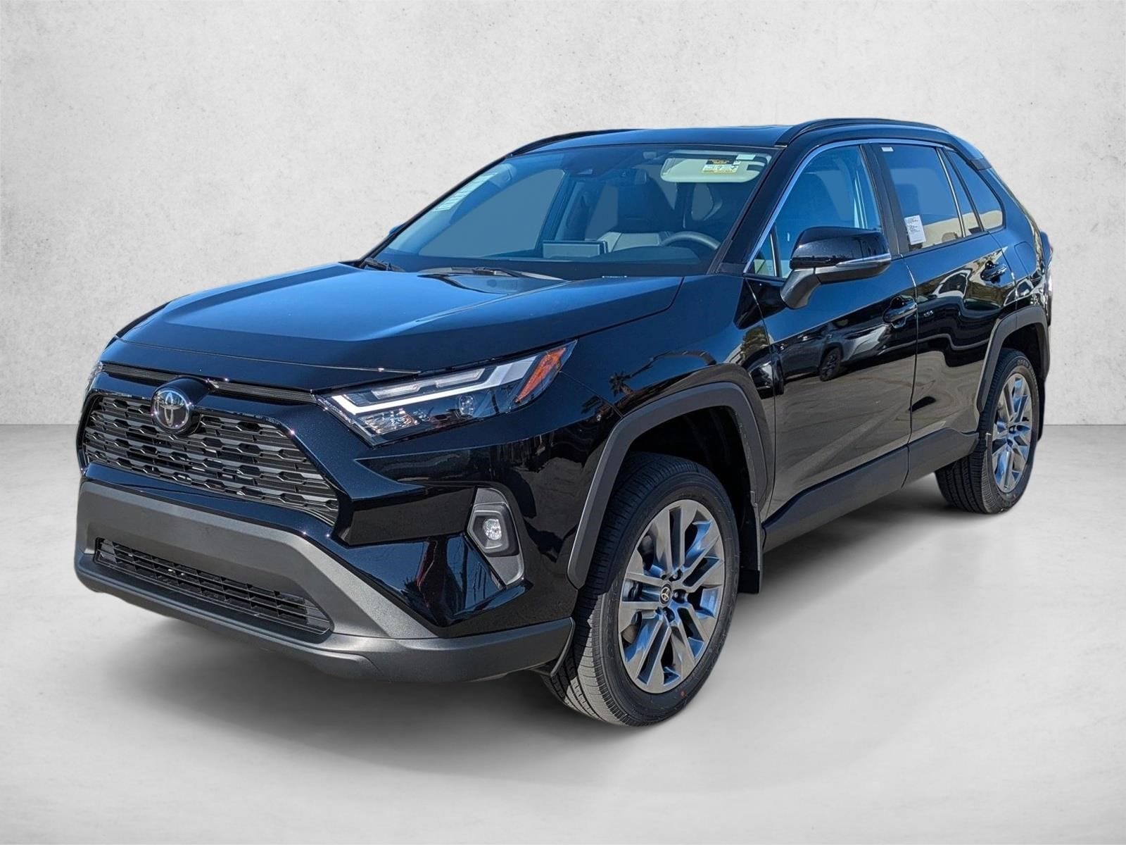 2025 Toyota RAV4 XLE Premium's photo