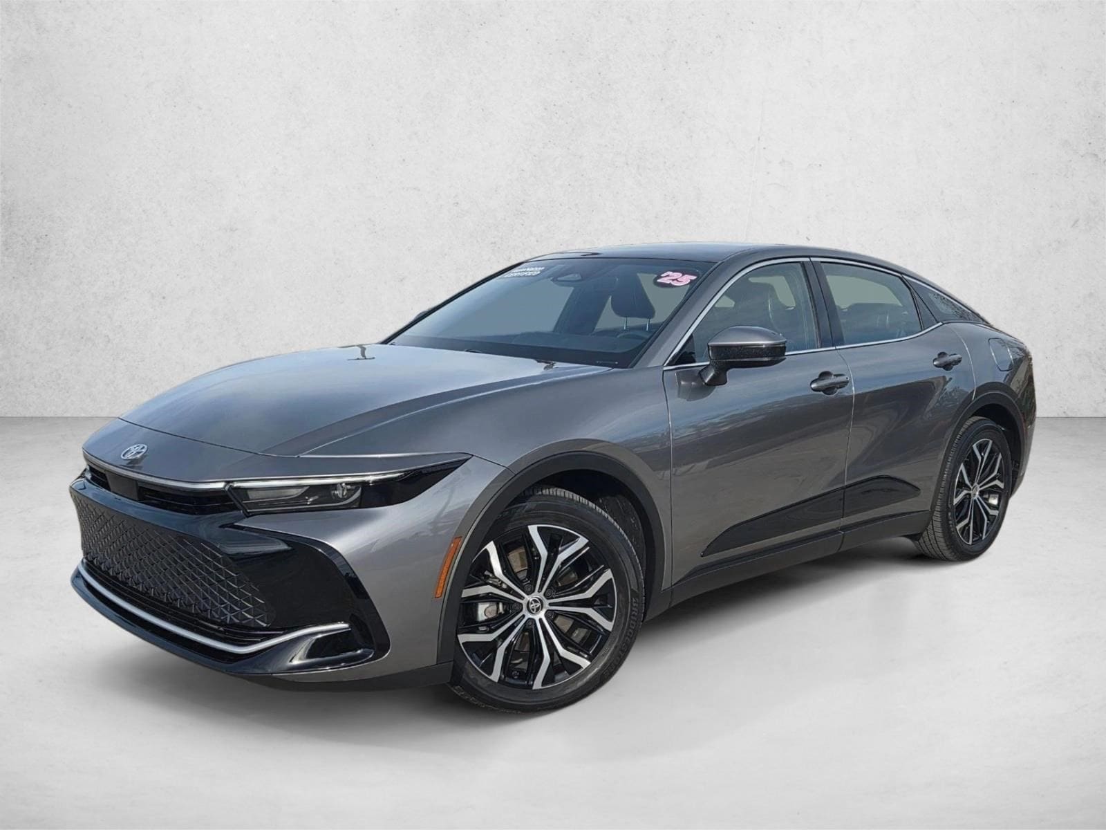 2025 Toyota Crown XLE's photo