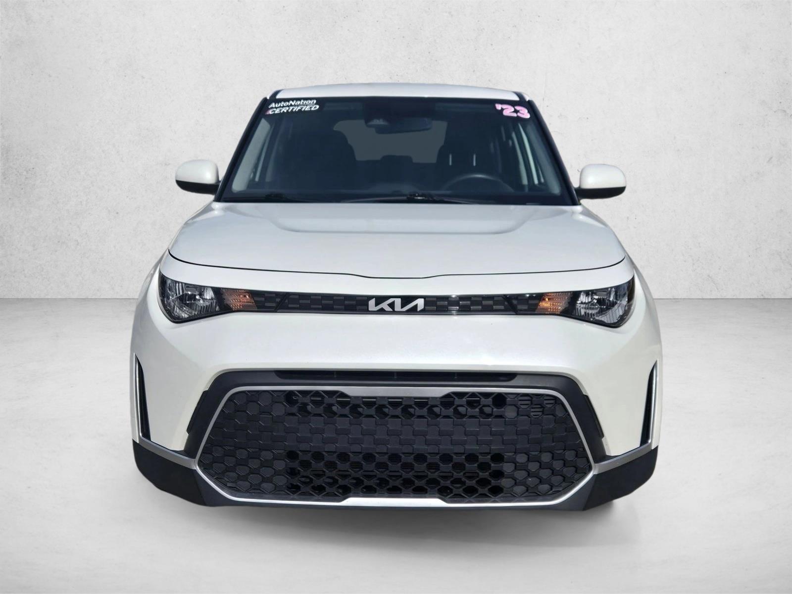 2023 Kia Soul LX photo 2
