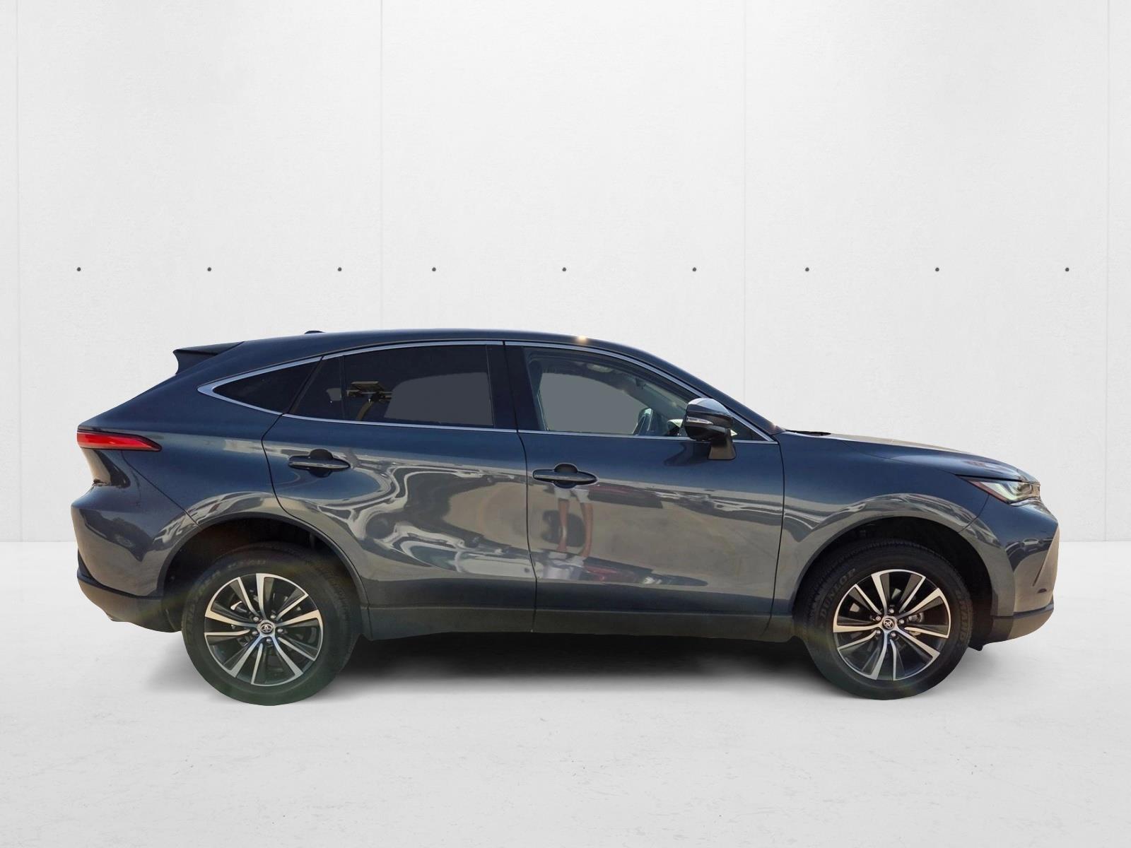 2023 Toyota Venza LE photo 4