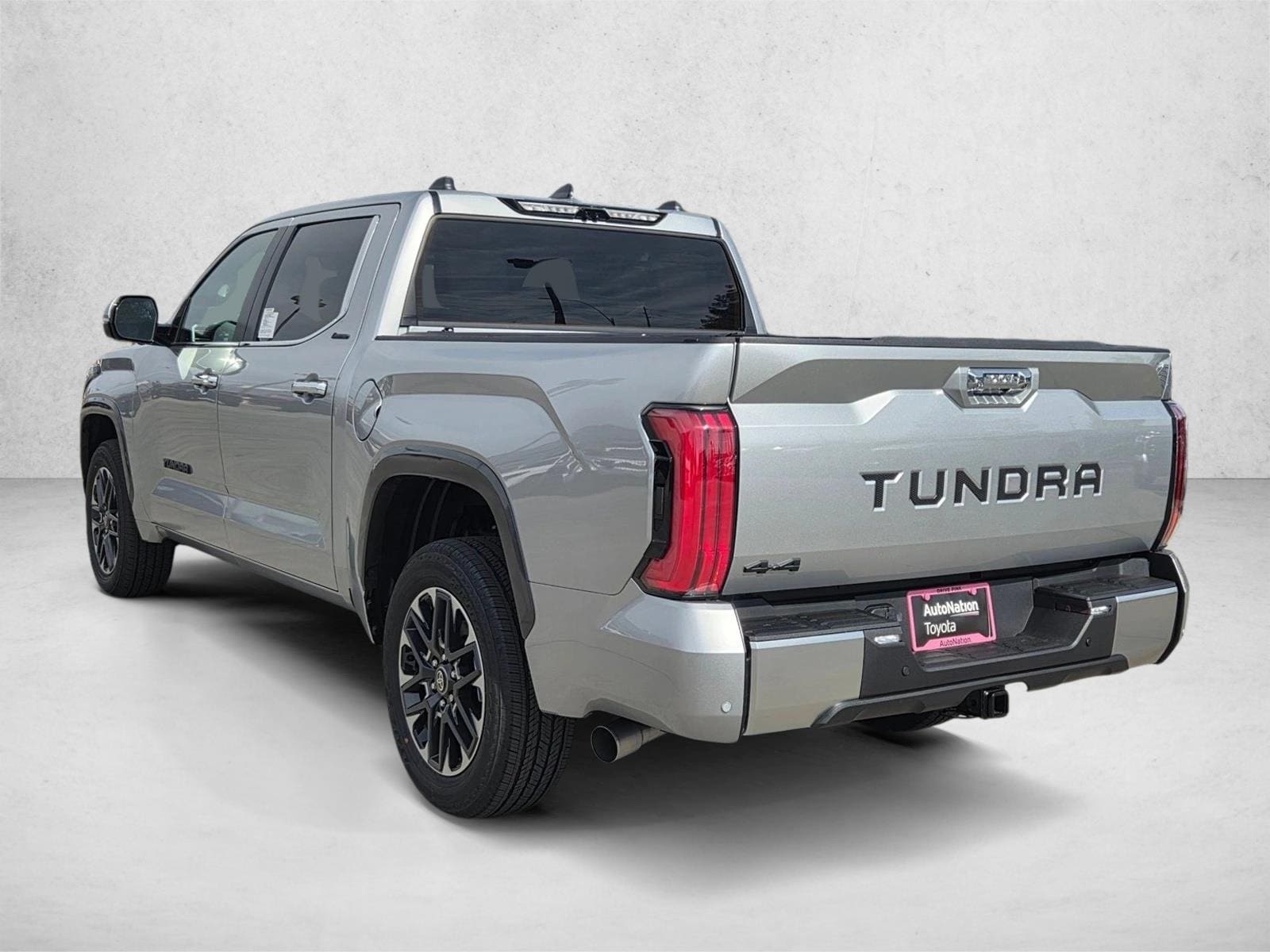 2026 Toyota Tundra Limited - Photo 9