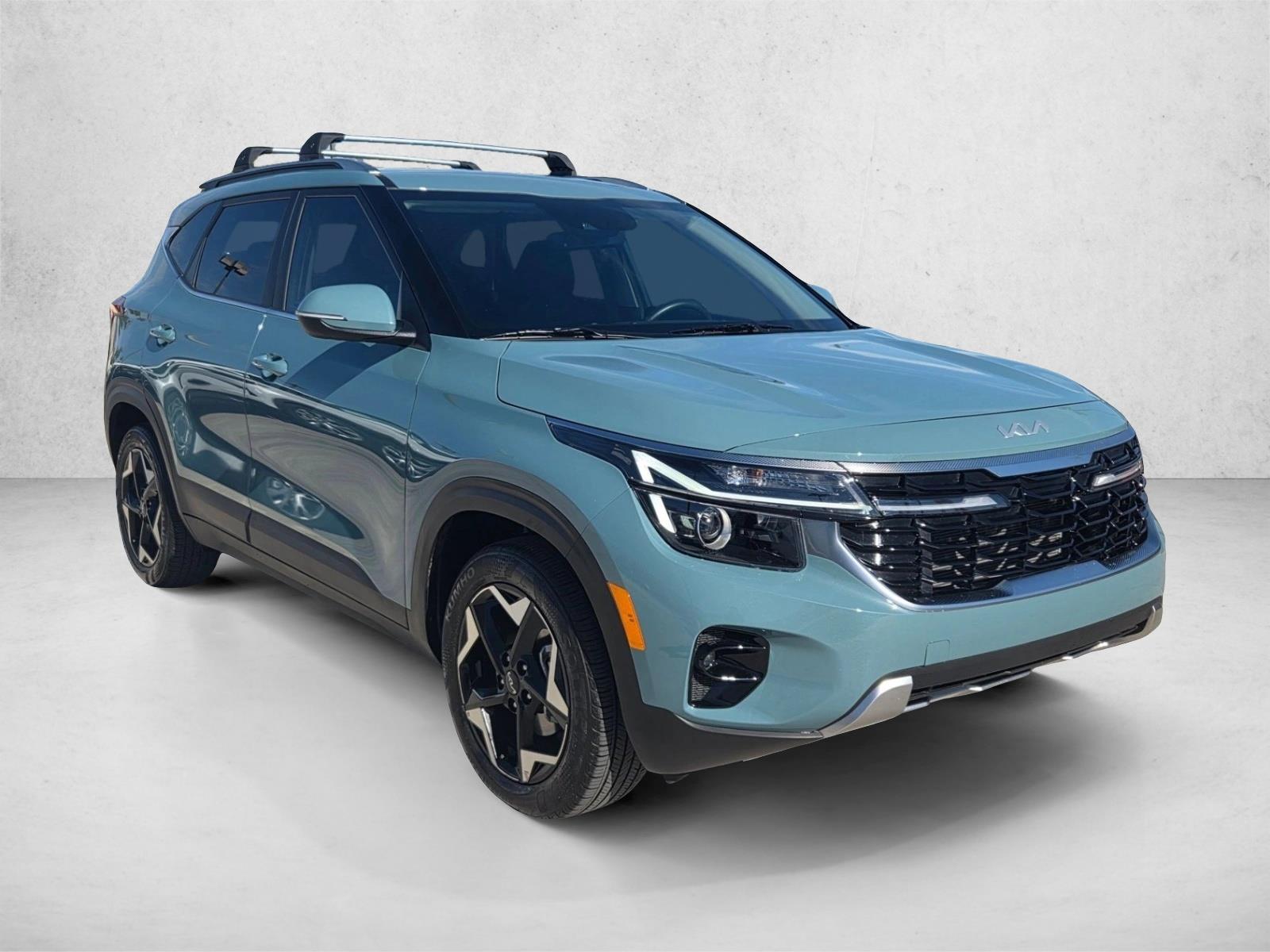 2024 Kia Seltos EX photo 3