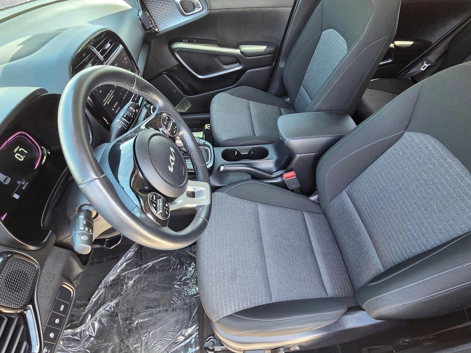 2023 Kia Soul EX - Photo 14