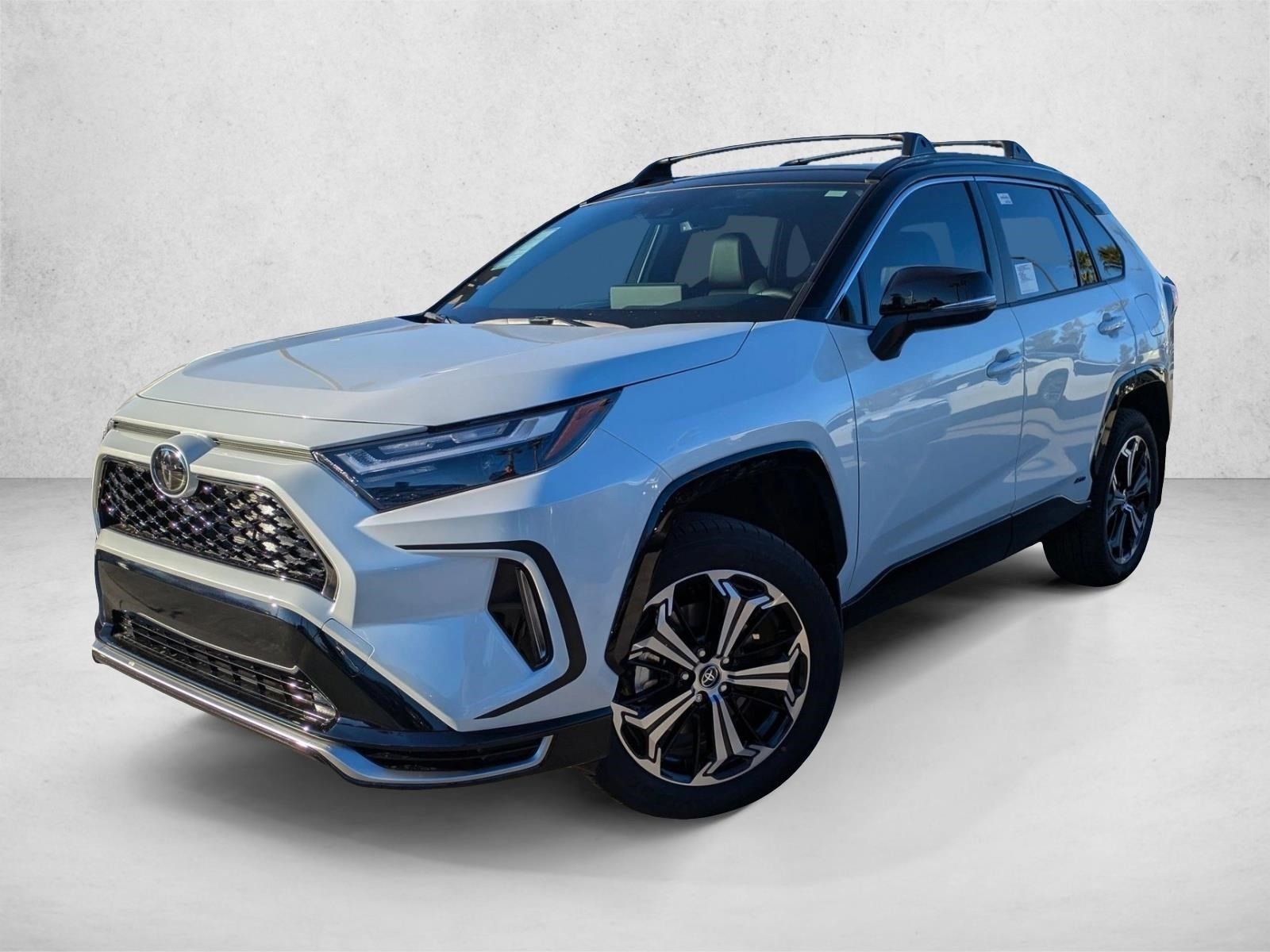 2025 Toyota RAV4 XSE's photo