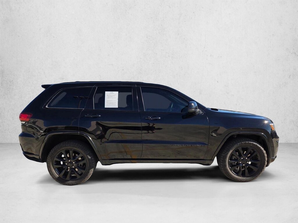 Used 2019 Jeep Grand Cherokee Laredo SUV