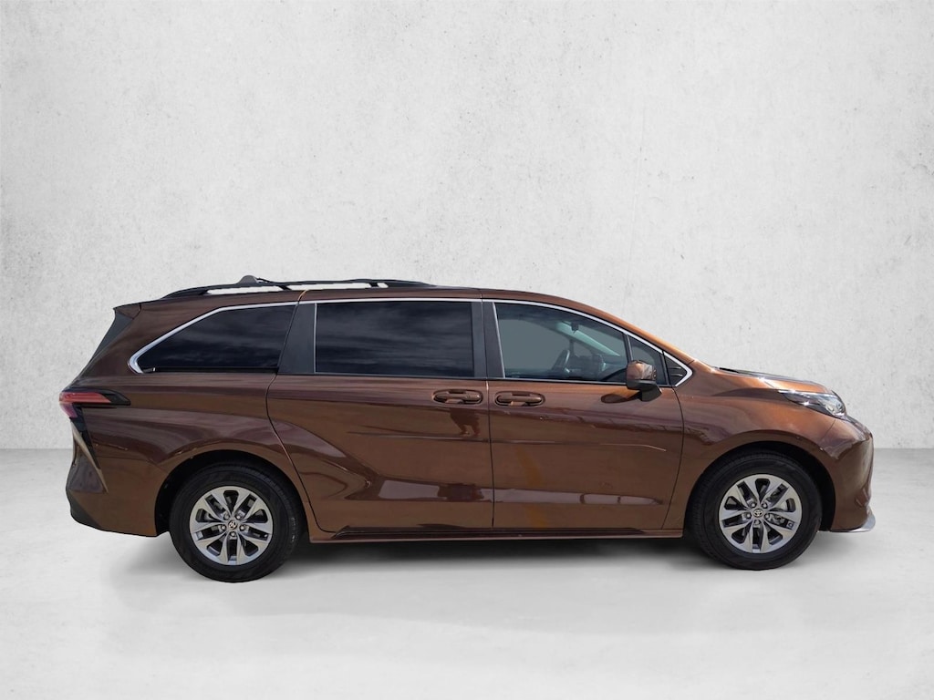 Certified 2022 Toyota Sienna LE 8 Passenger Van Passenger Van