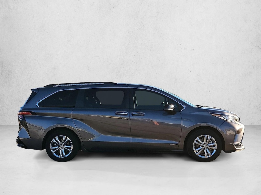 Used 2021 Toyota Sienna XSE 7 Passenger Van