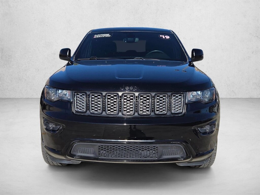 Used 2019 Jeep Grand Cherokee Laredo SUV