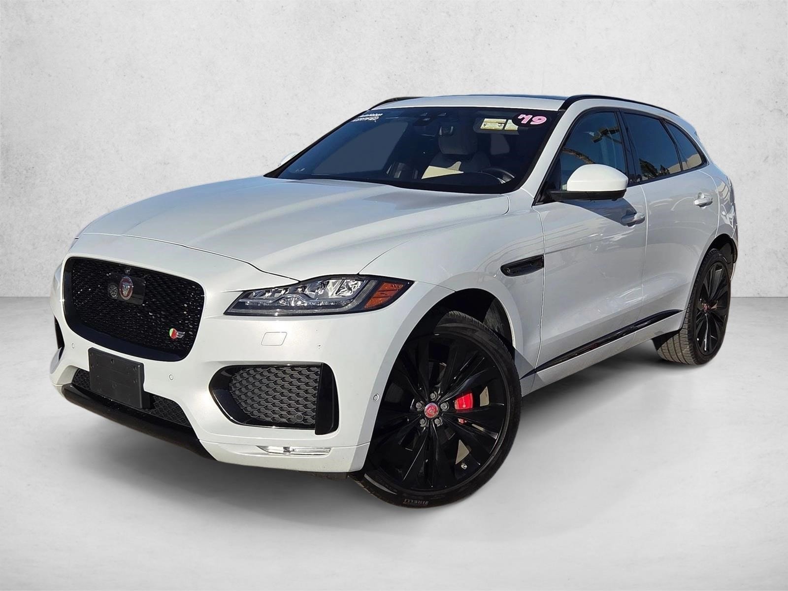 2019 Jaguar F-Pace S's photo