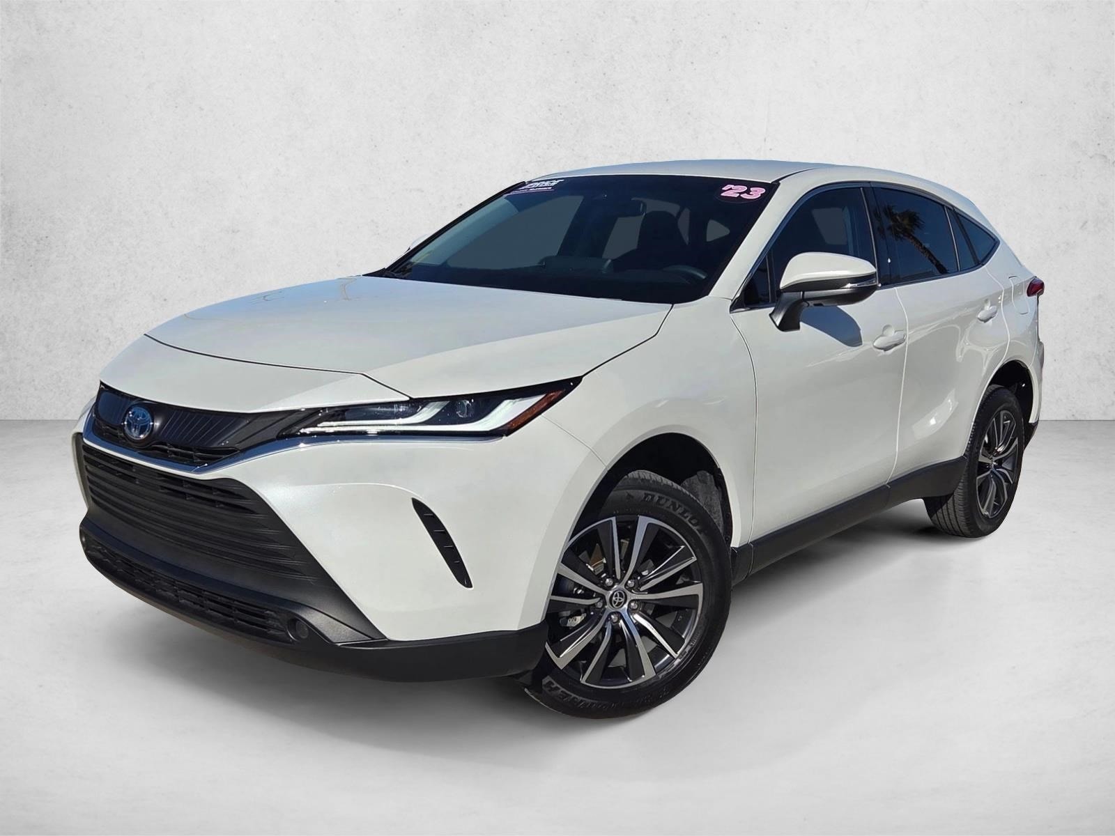 2023 Toyota Venza LE's photo