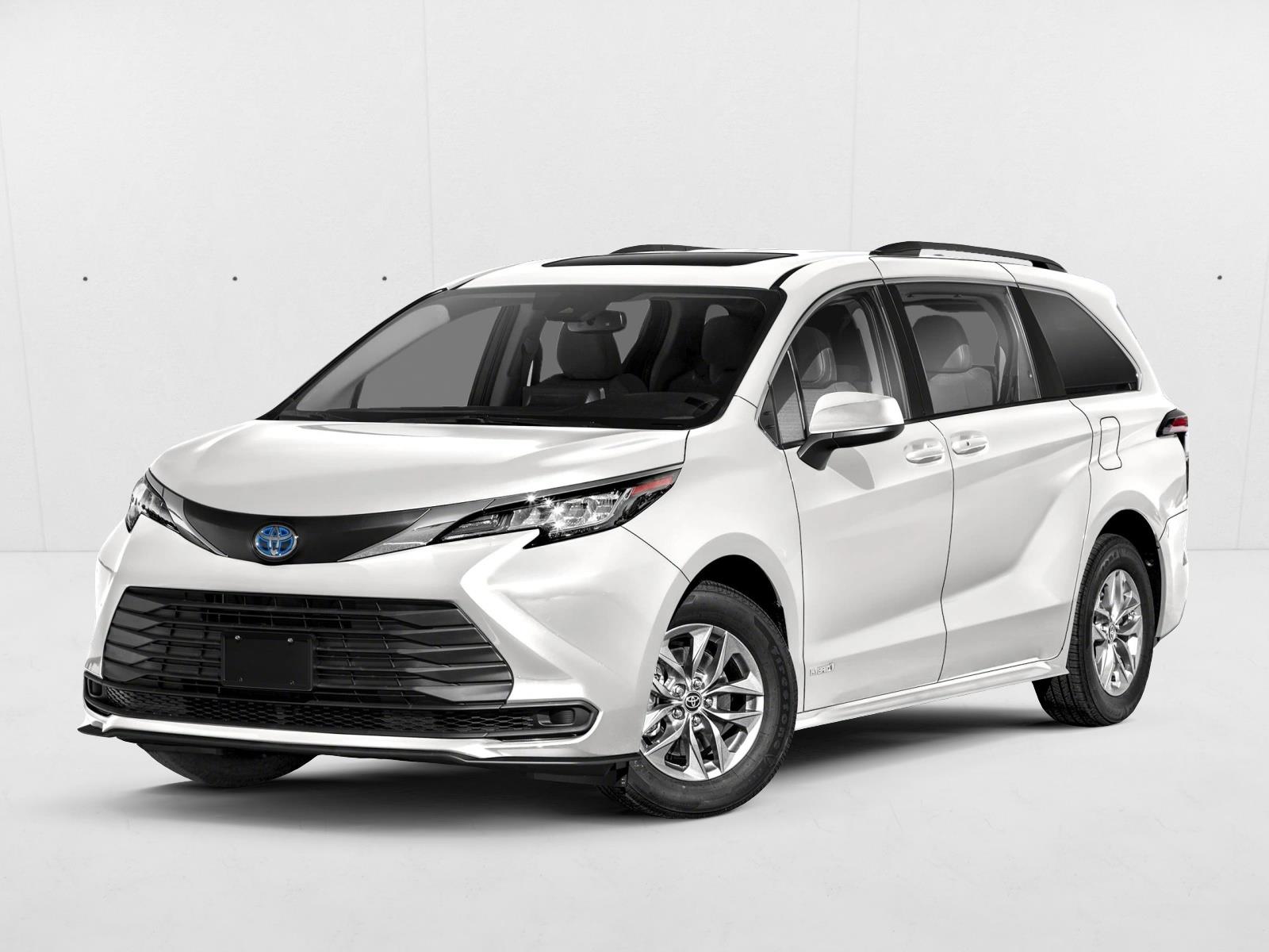 2023 Toyota Sienna LE's photo