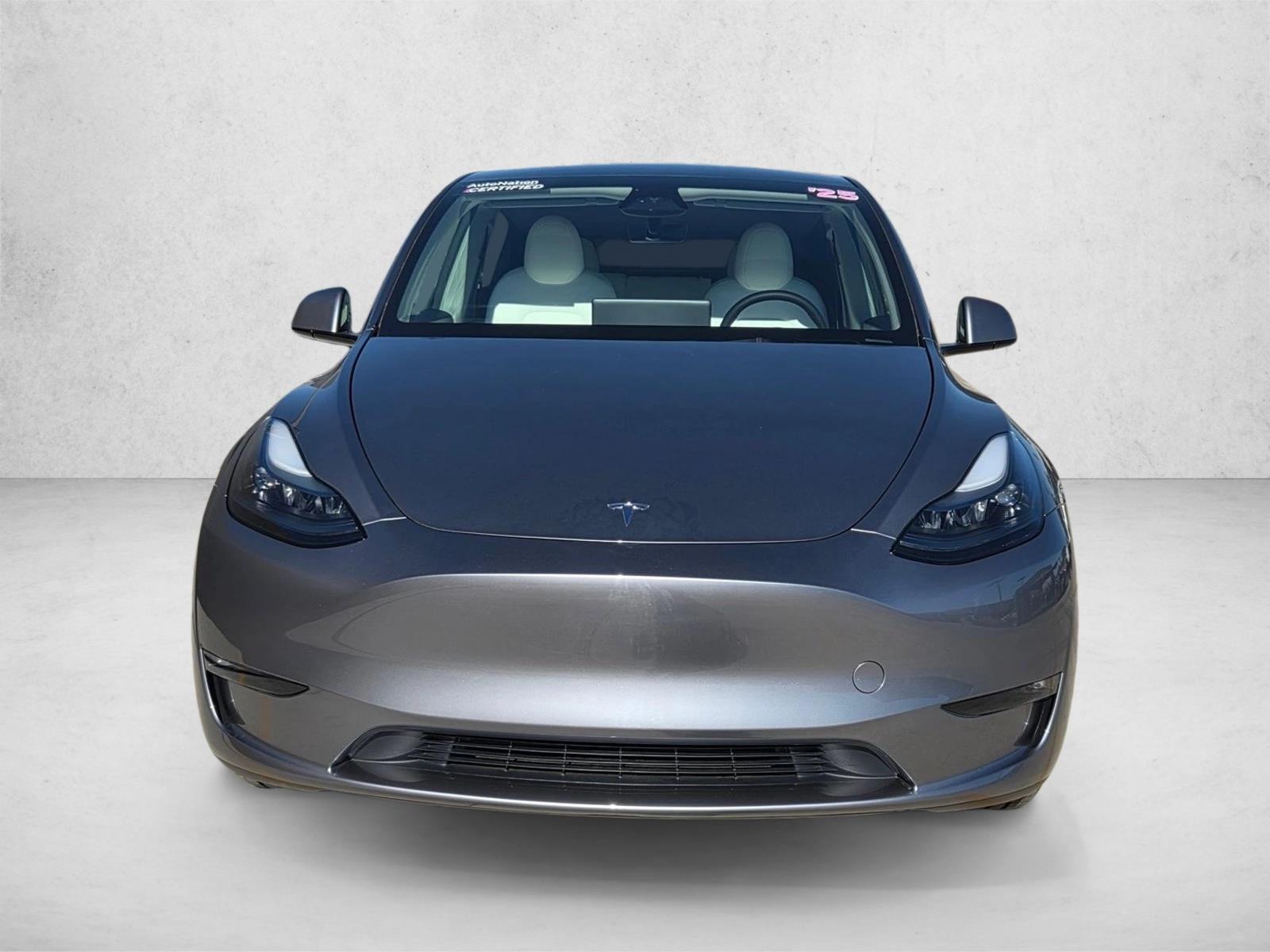 2025 Tesla Model Y Long Range photo 2