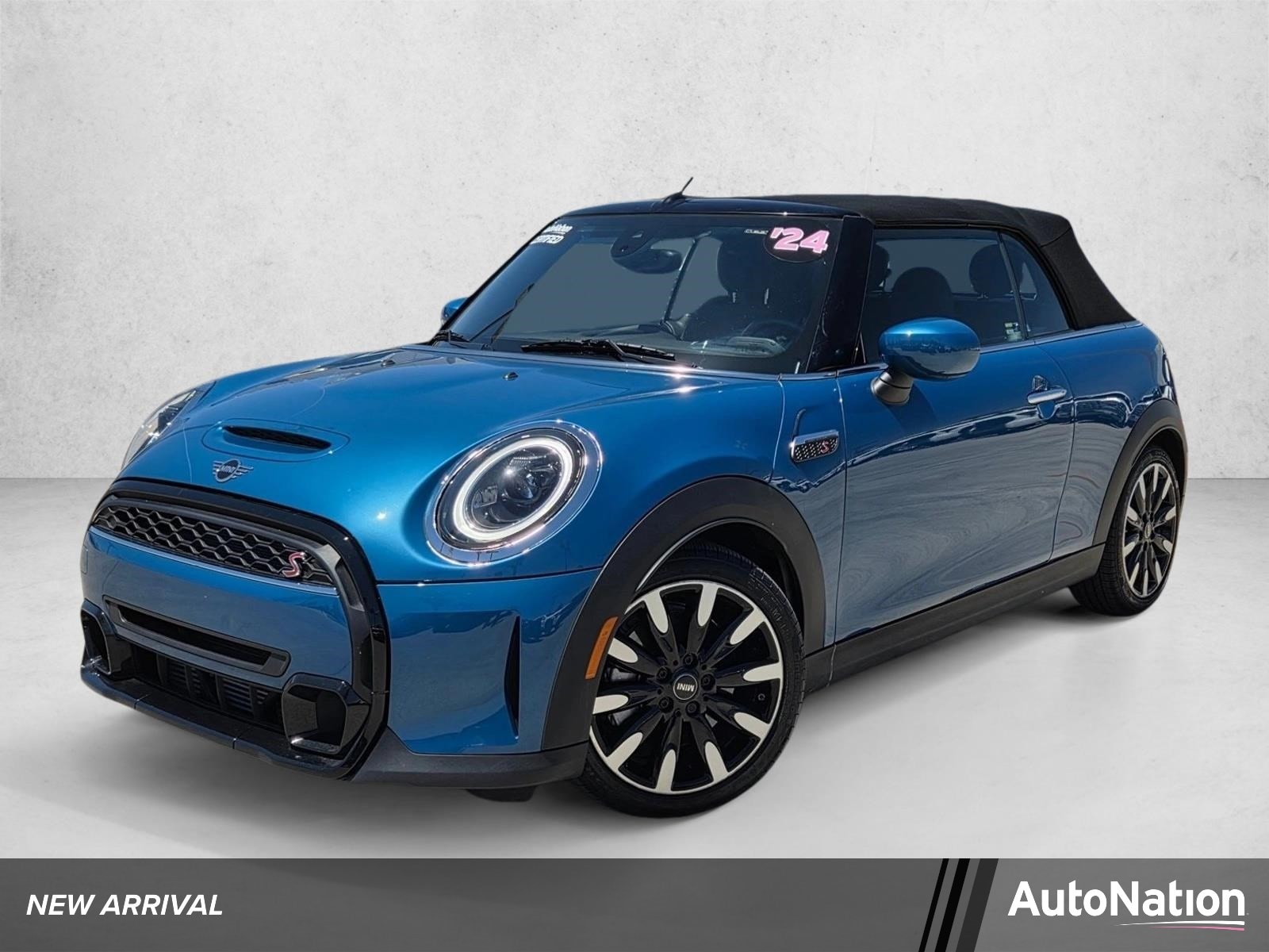 2024 MINI Convertible Cooper S's photo