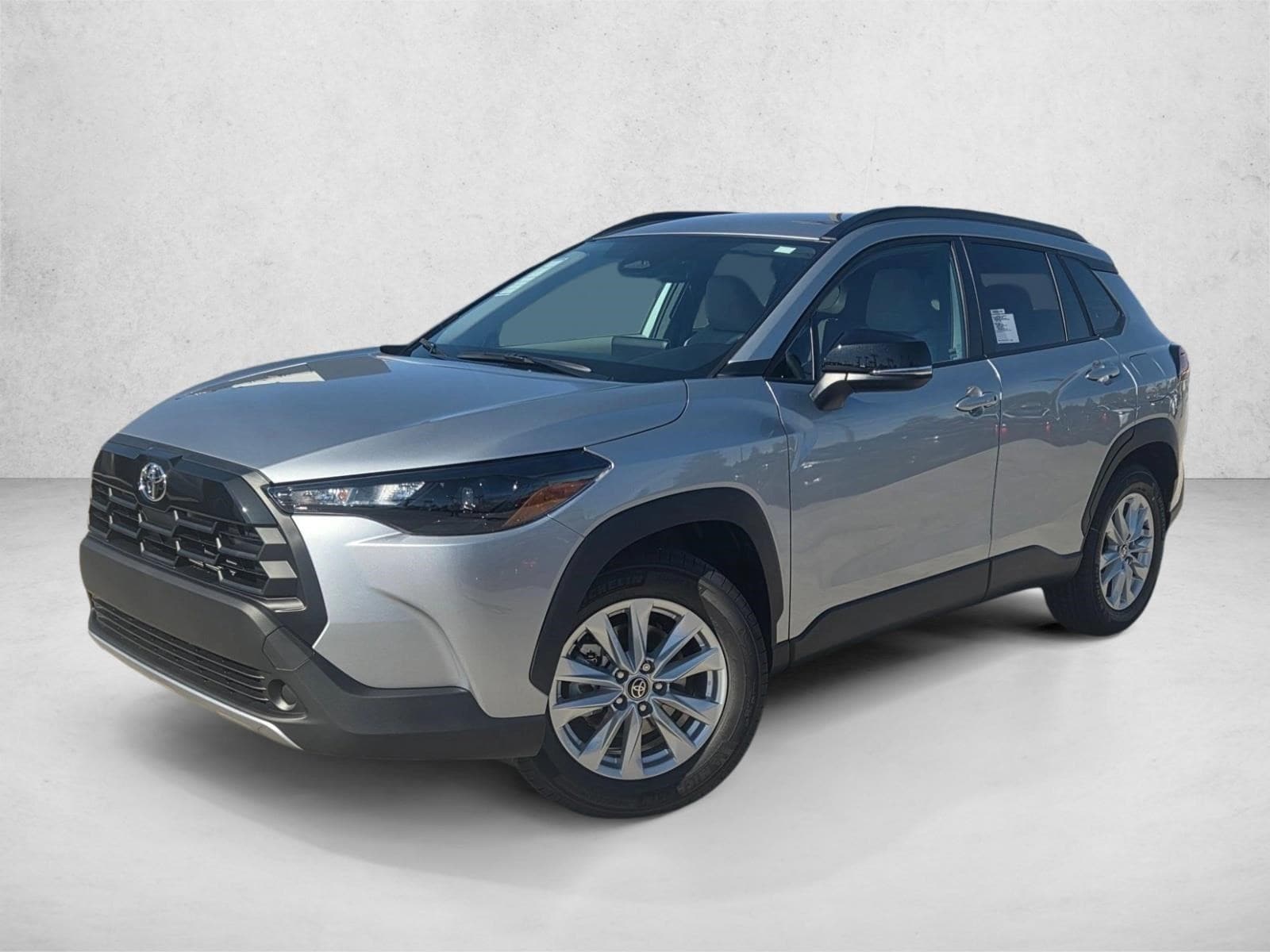 2026 Toyota Corolla Cross LE's photo