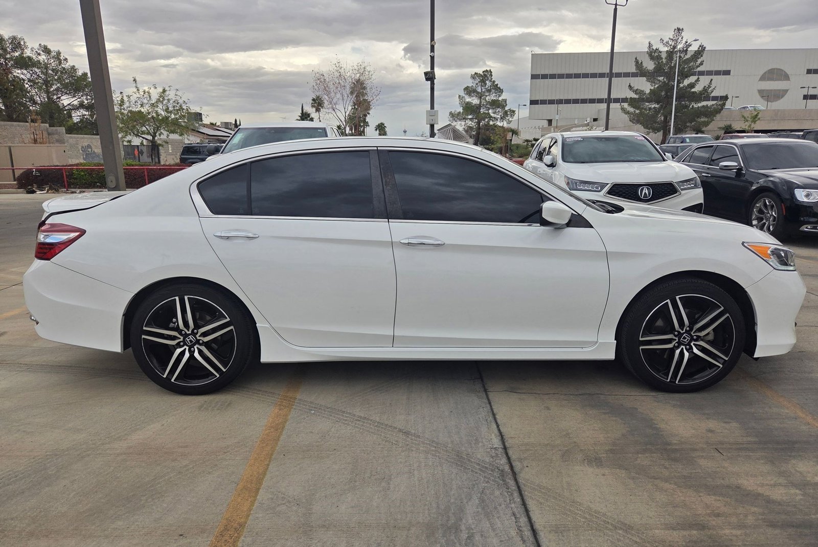 2017 Honda Accord Sport SE photo 4