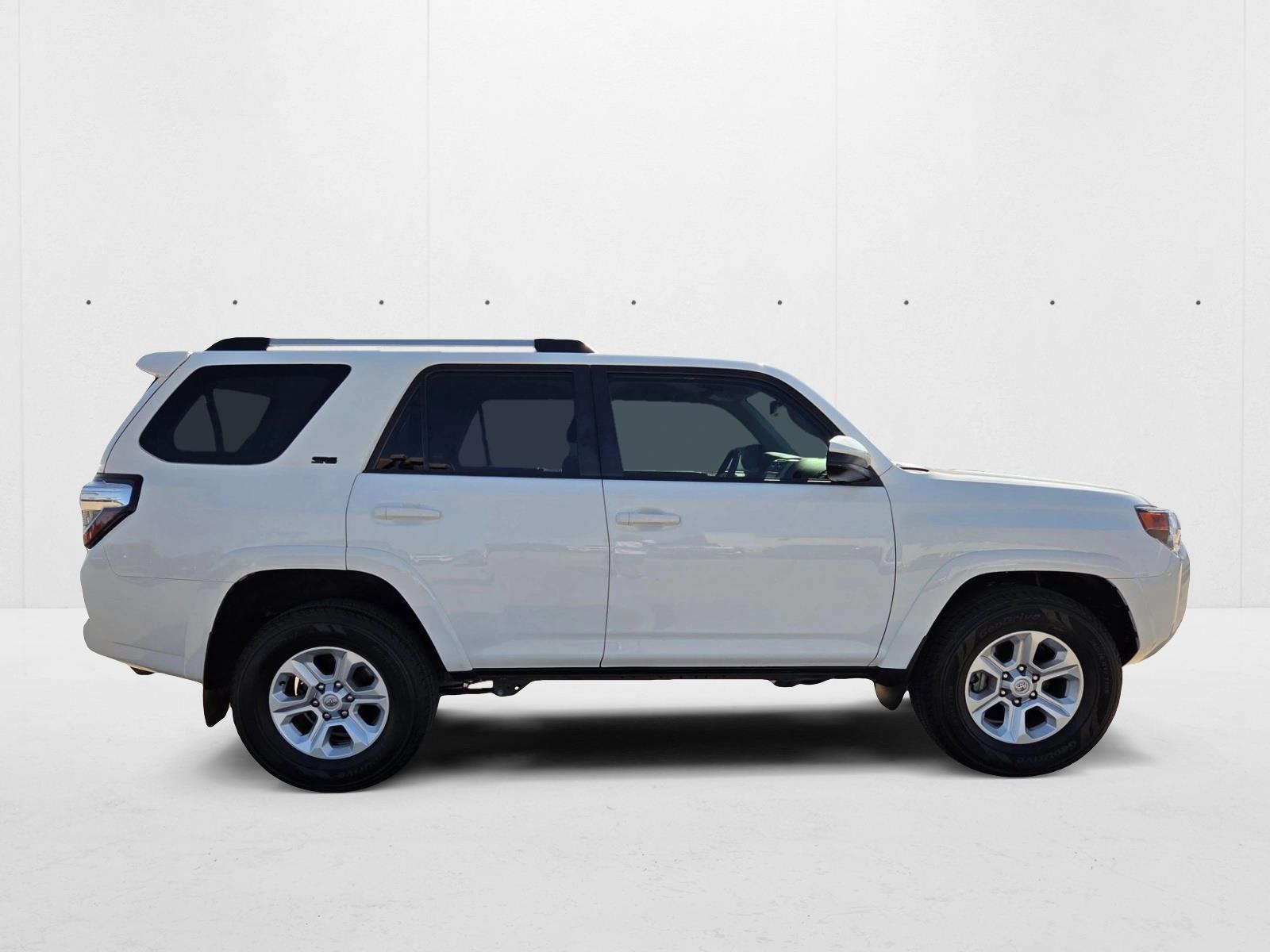 2023 Toyota 4Runner SR5 photo 4