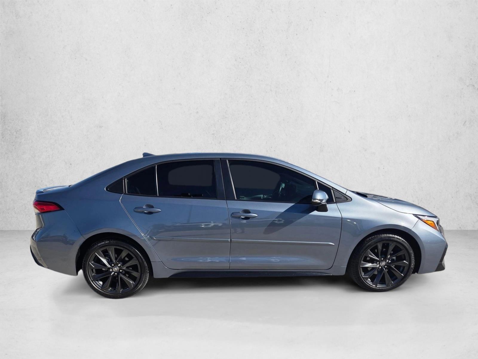 2025 Toyota Corolla SE photo 4