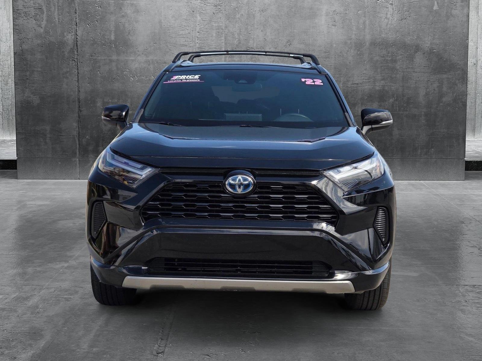 2022 Toyota RAV4 Hybrid SE photo 2