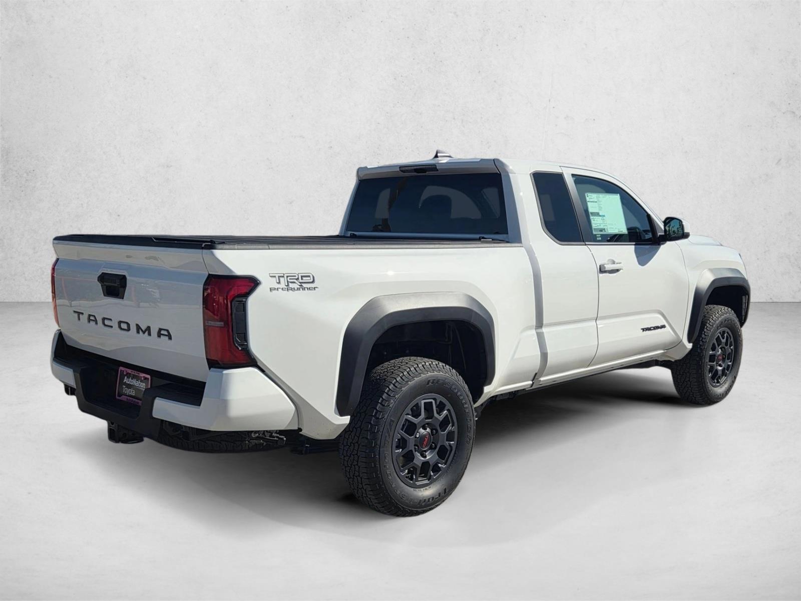 2025 Toyota Tacoma TRD PreRunner - Photo 2