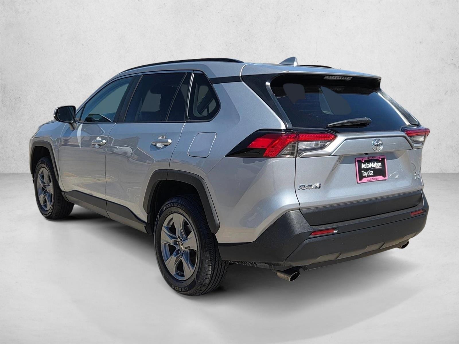 2024 Toyota RAV4 XLE - Photo 8