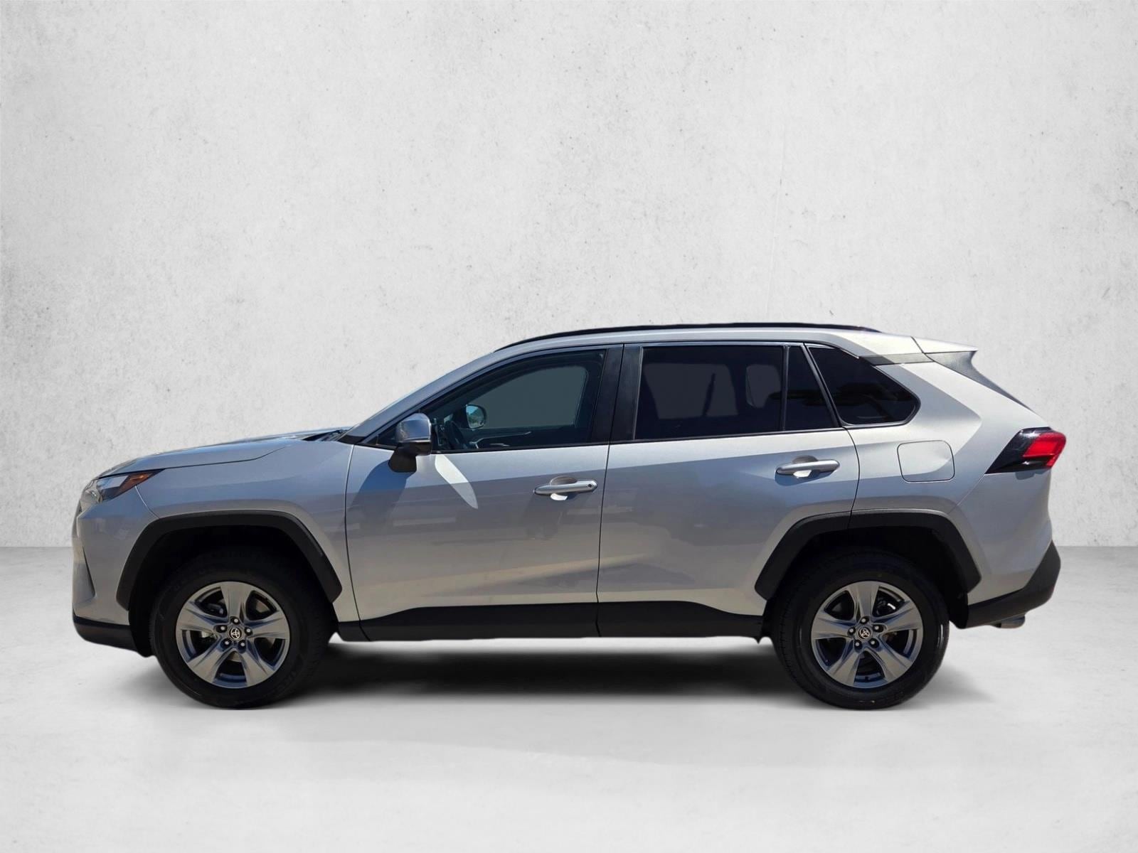 2024 Toyota RAV4 XLE - Photo 9