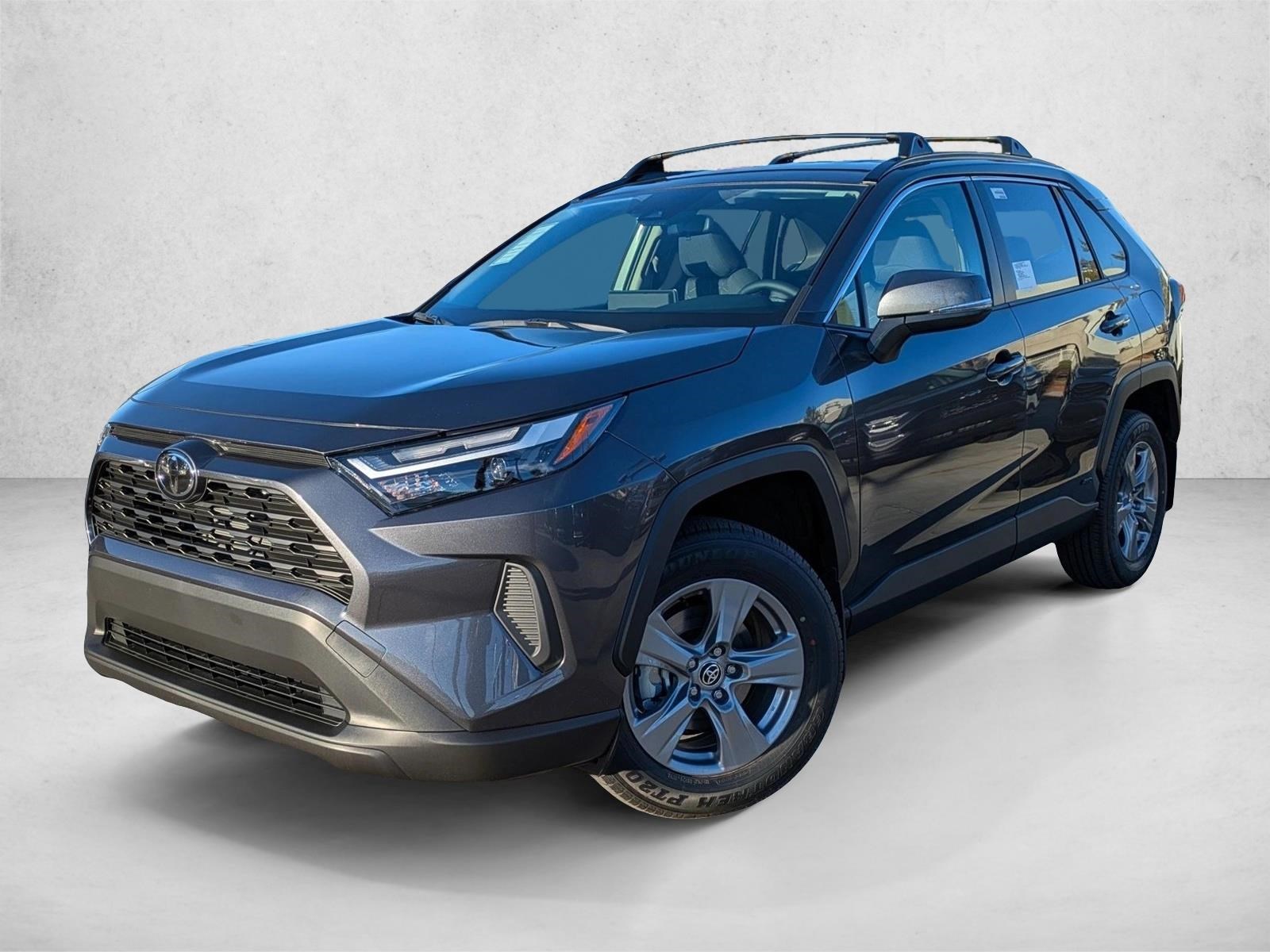 2025 Toyota RAV4 XLE's photo