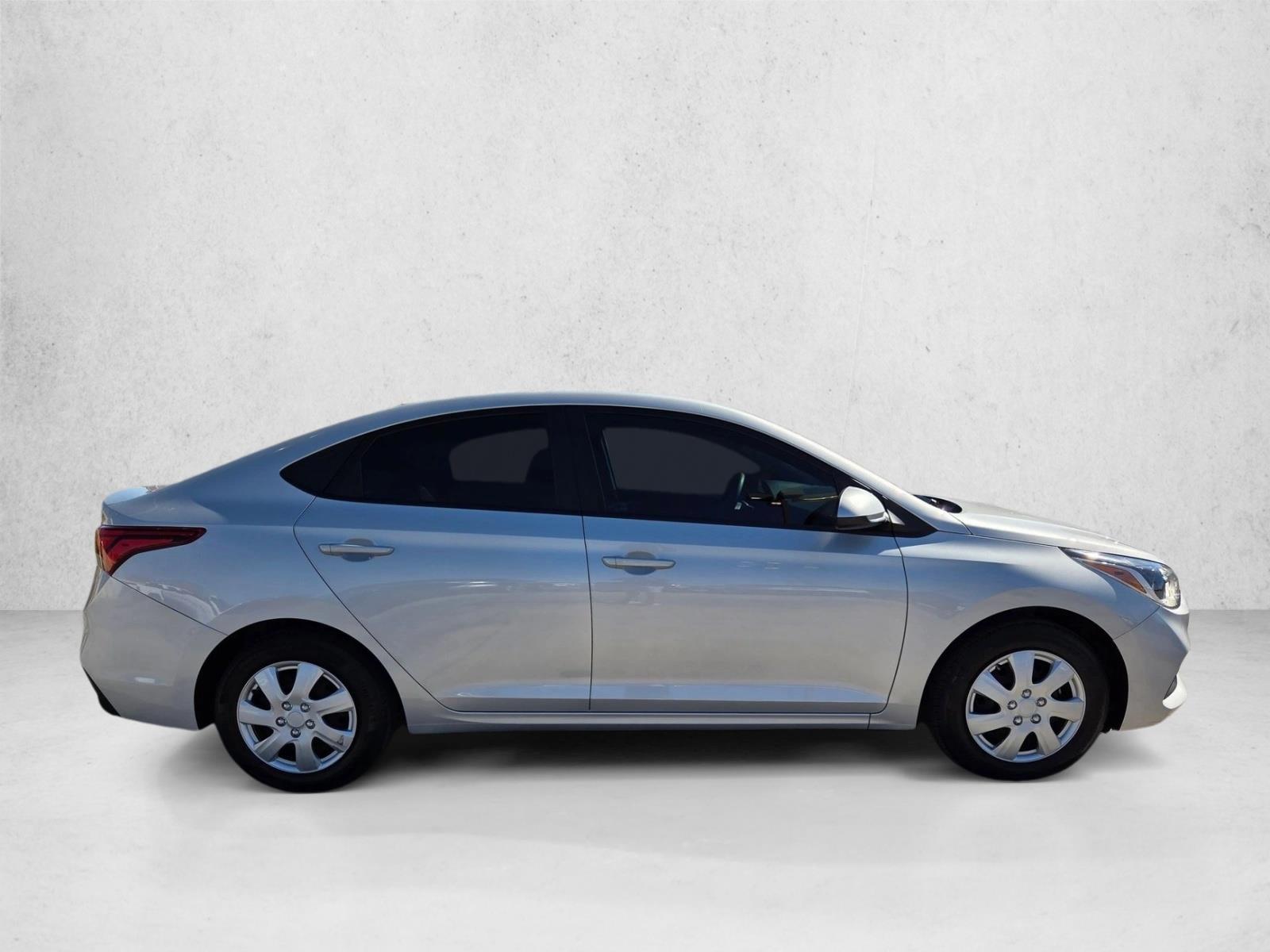 2020 Hyundai Accent SE photo 4