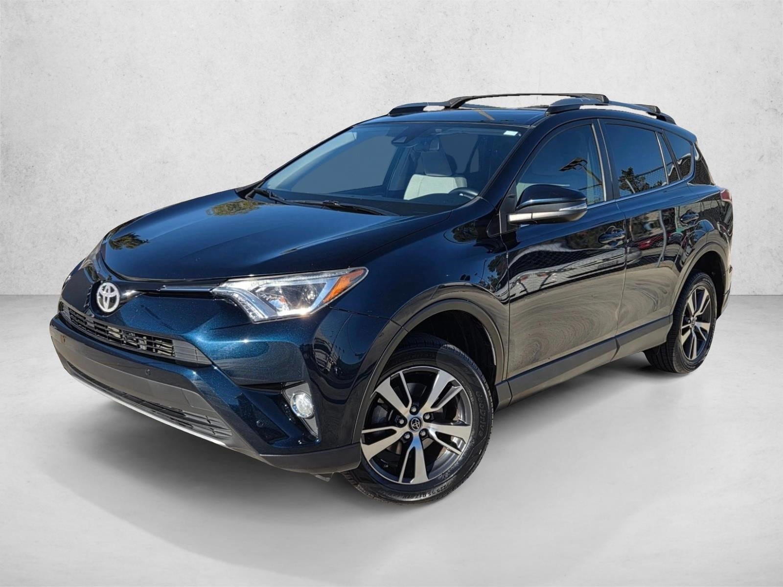 2018 Toyota RAV4 XLE's photo