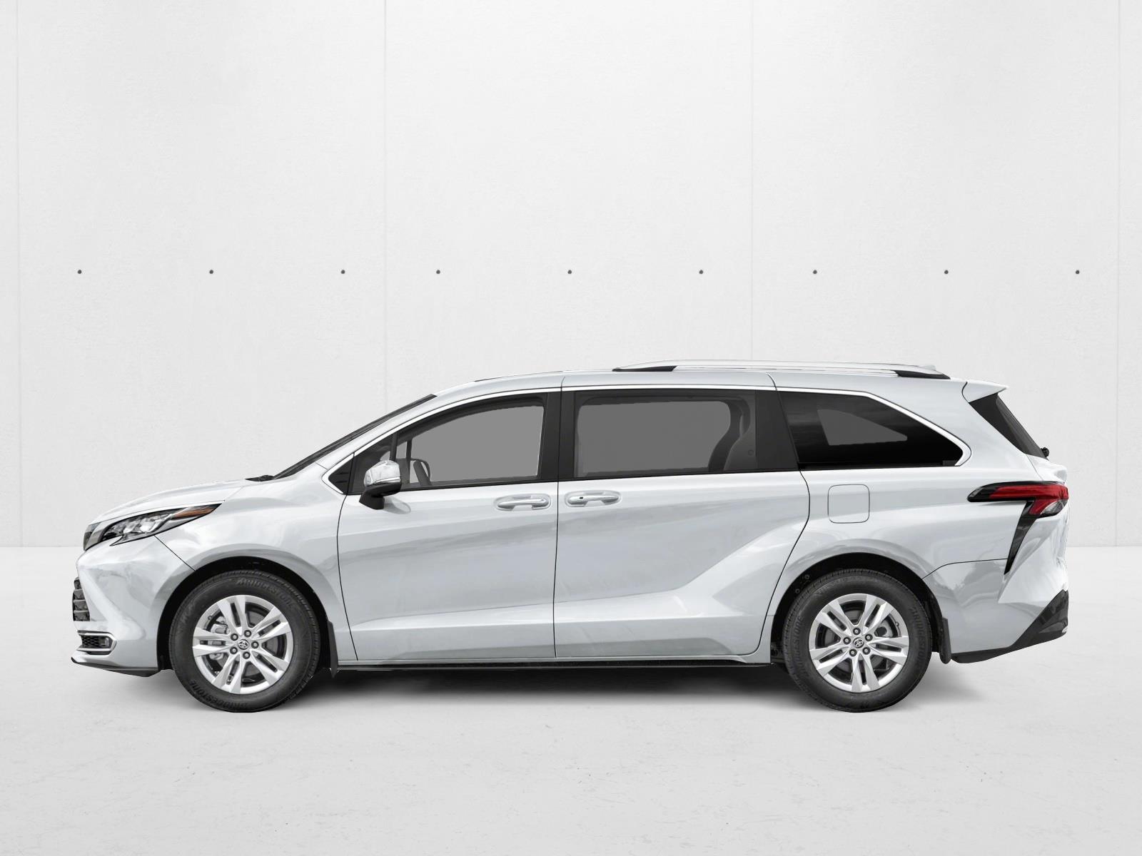 2025 Toyota Sienna Limited photo 3