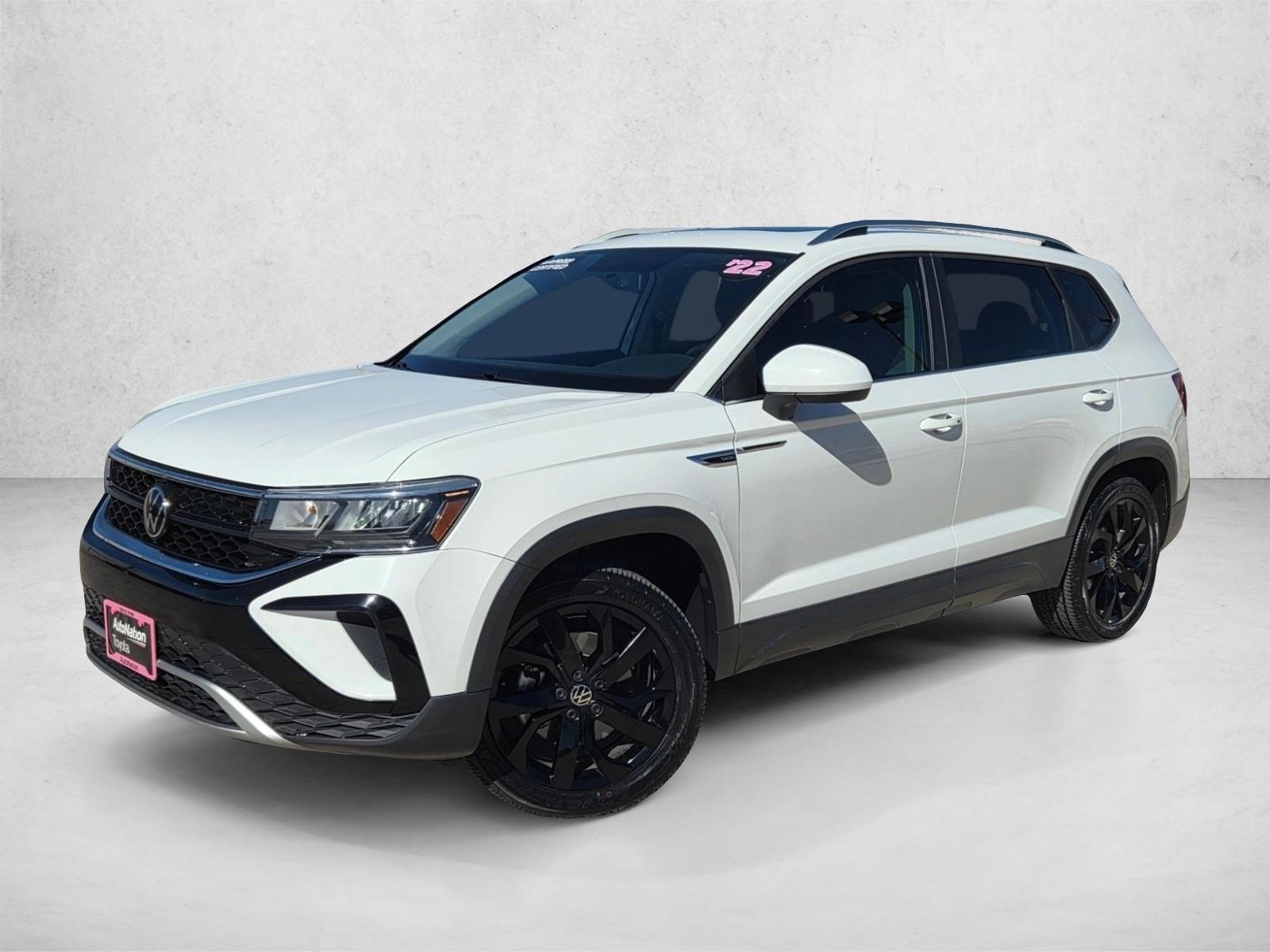 2022 Volkswagen Taos SE's photo