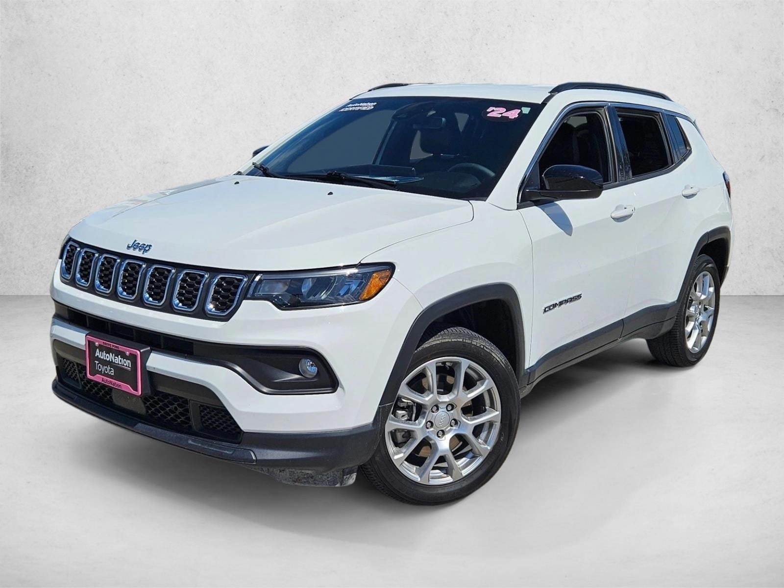 2024 Jeep Compass Latitude Lux 4X4's photo