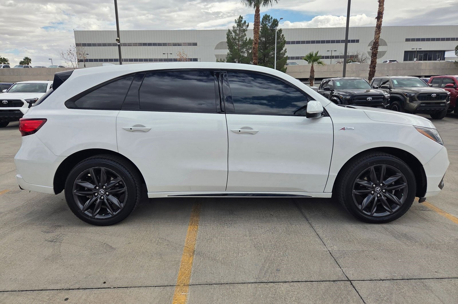 2020 Acura MDX Technology A-Spec photo 3