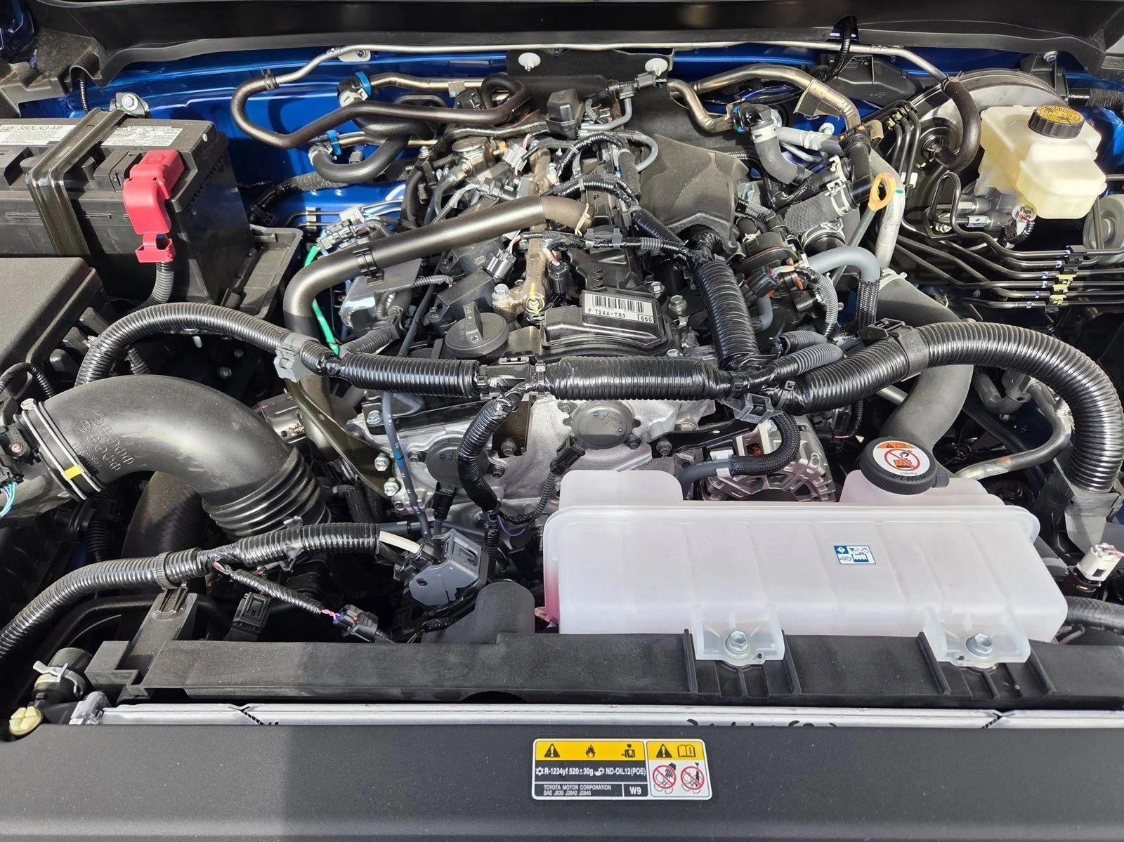 2025 Toyota Tacoma SR5 - Photo 16