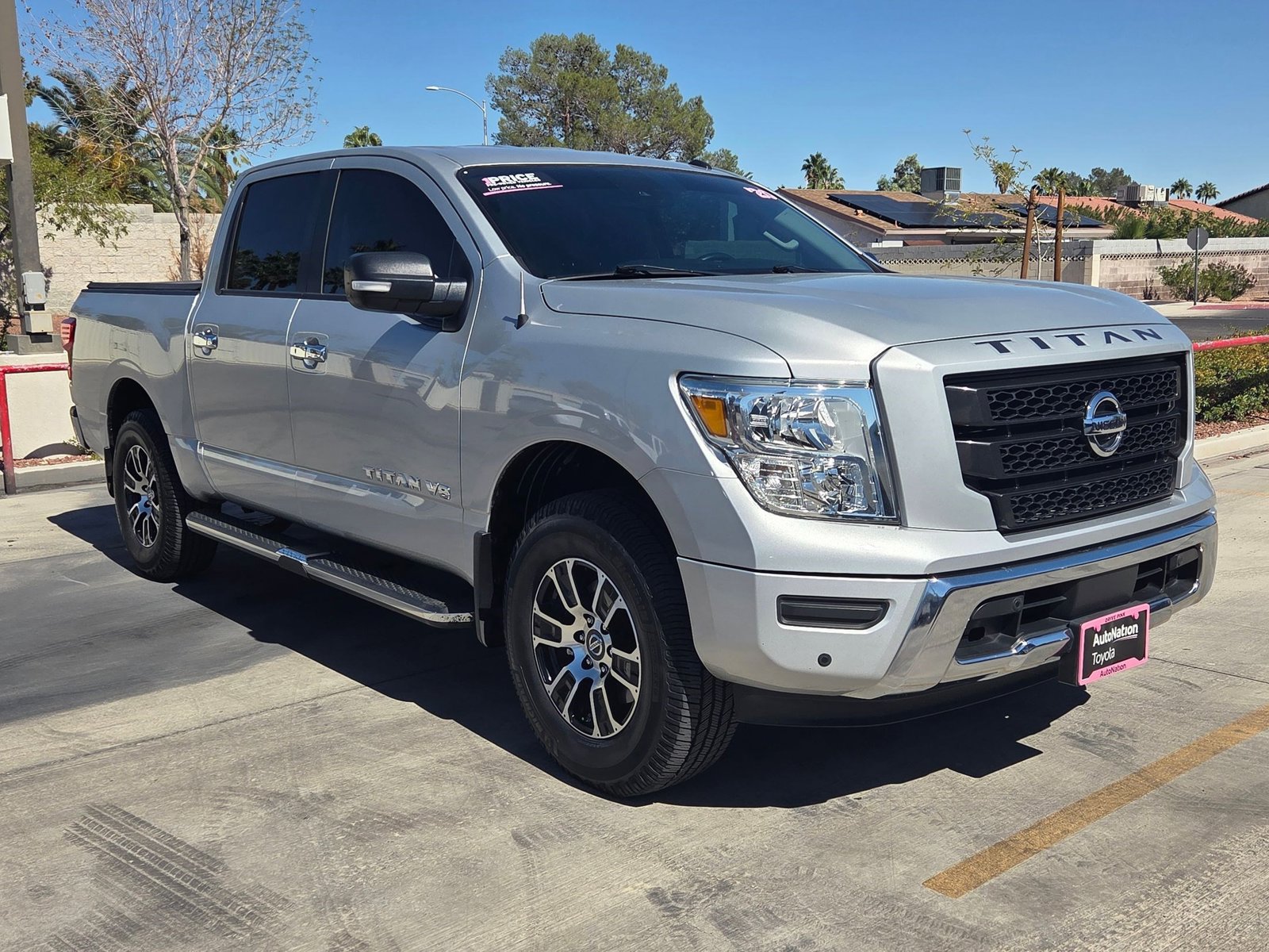2020 Nissan Titan SV photo 3