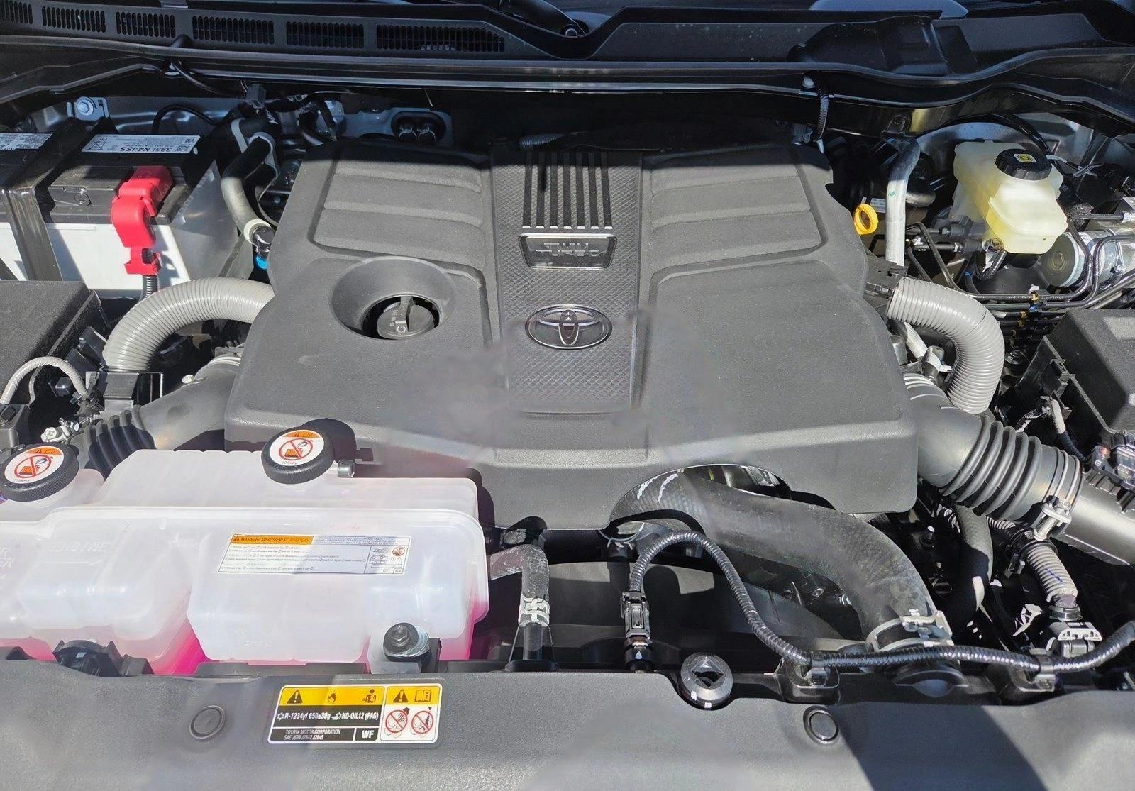 2026 Toyota Tundra Limited - Photo 16