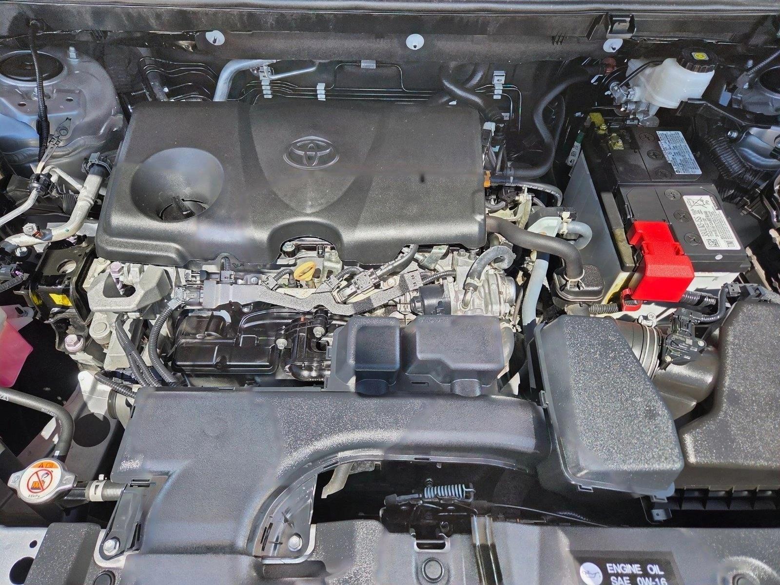 2024 Toyota RAV4 XLE - Photo 21