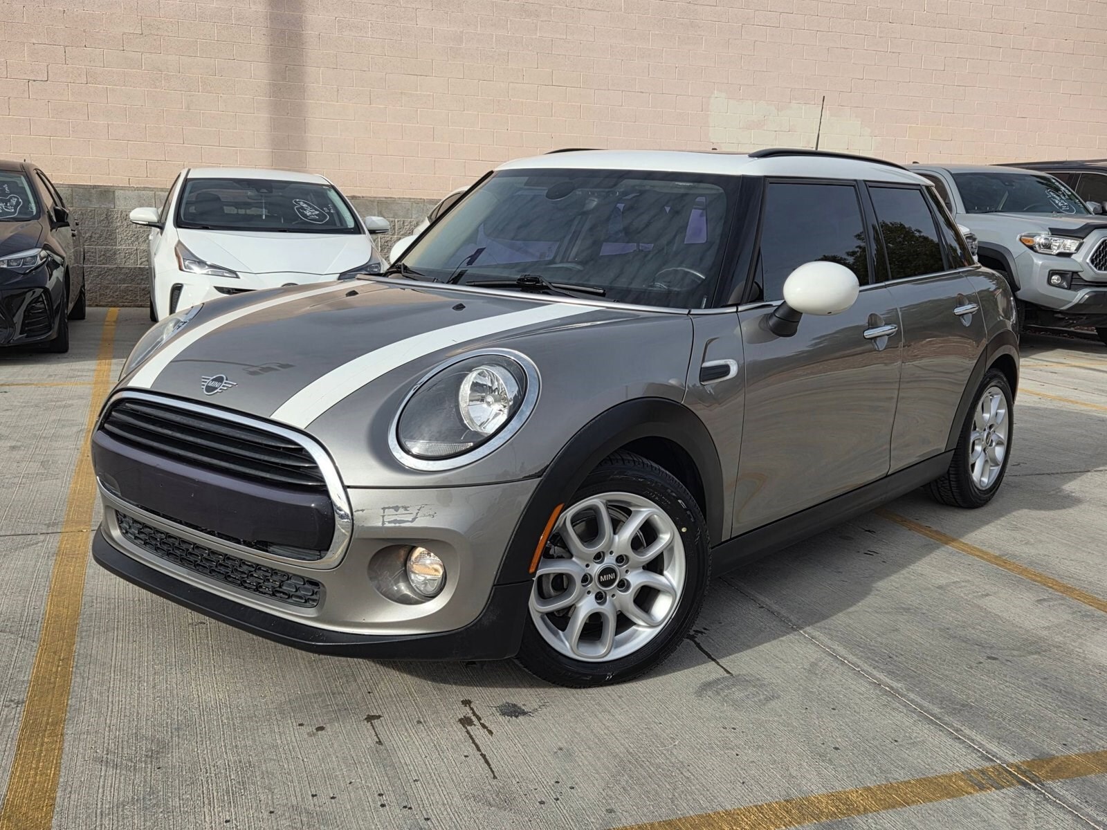 2019 MINI Hardtop 4 Door Base's photo