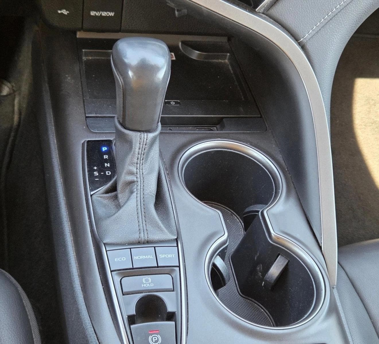 2023 Toyota Camry XSE - Photo 13