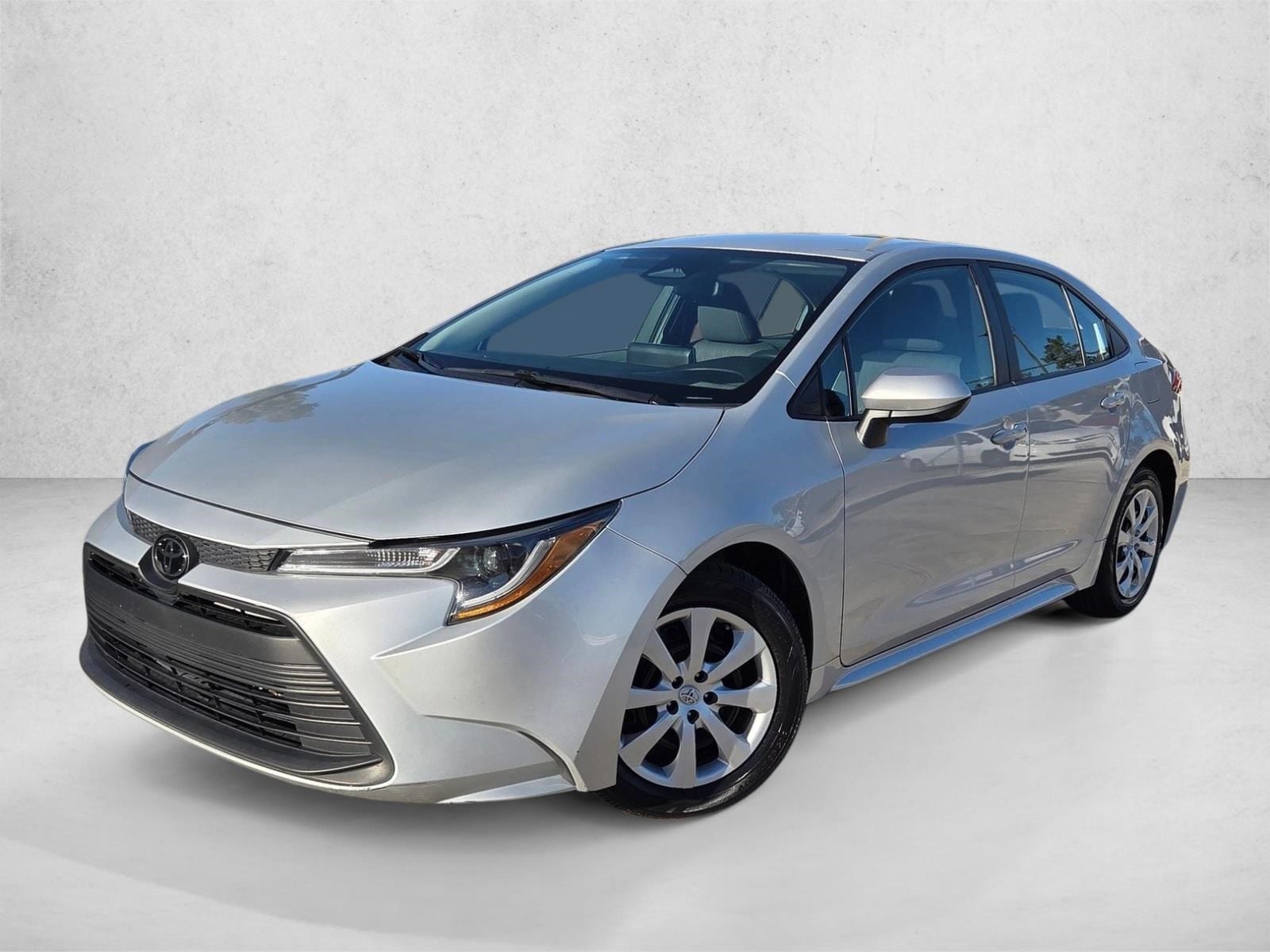 2024 Toyota Corolla LE's photo