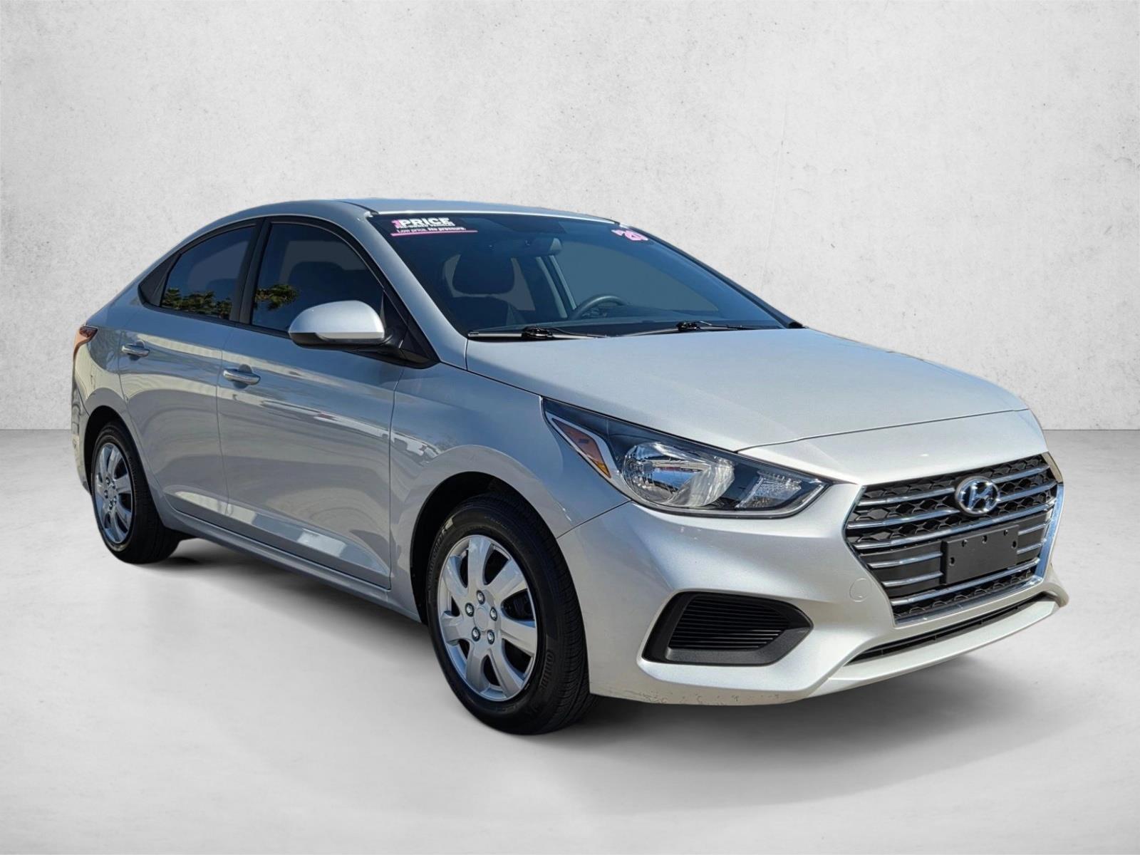 2020 Hyundai Accent SE photo 3