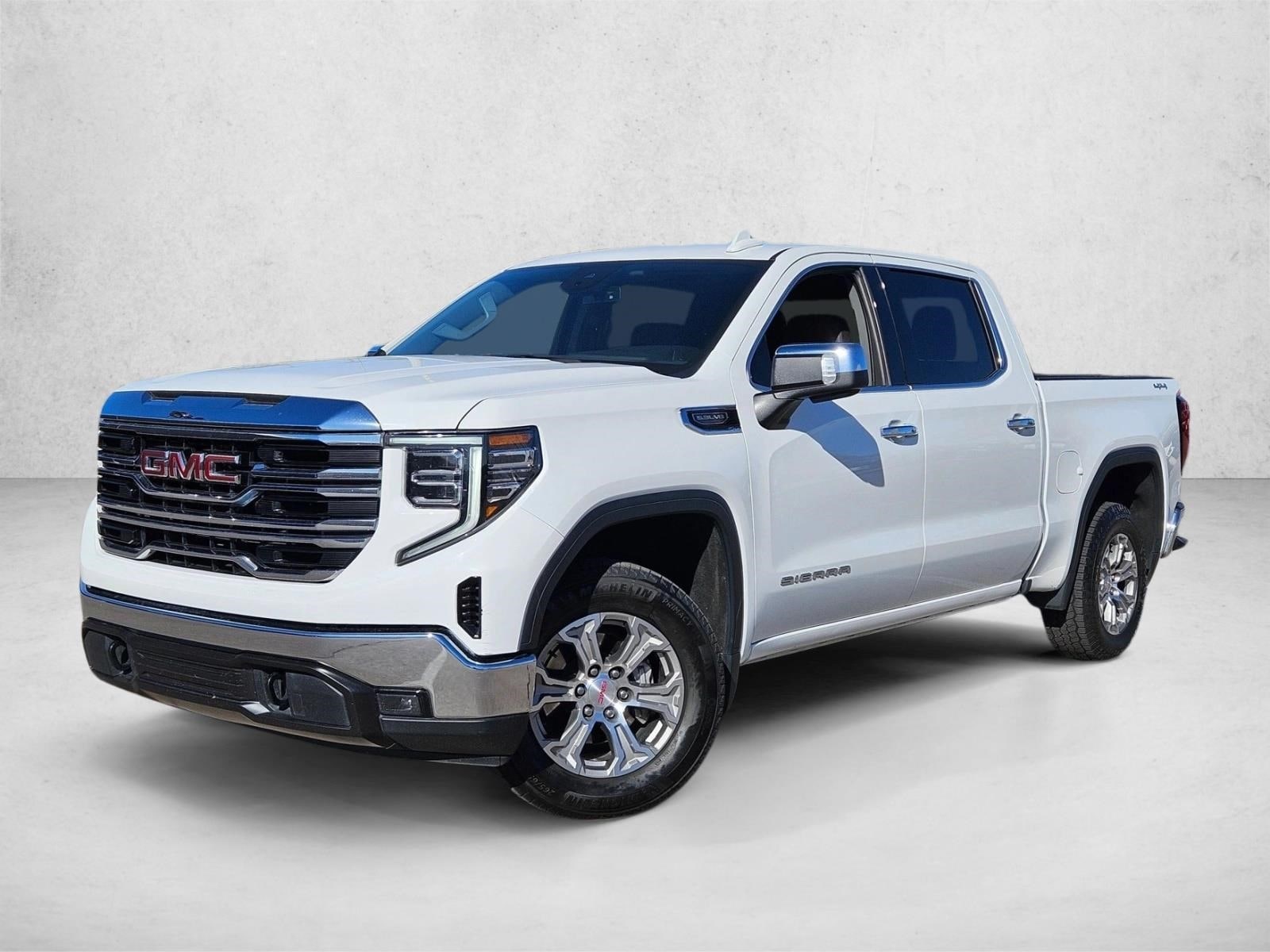 2025 GMC Sierra 4WD Crew Cab Short Box SLT's photo