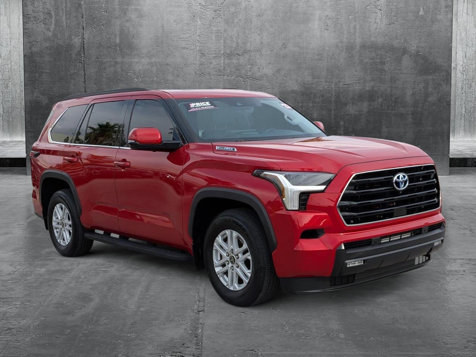 2023 Toyota Sequoia SR5 photo 3