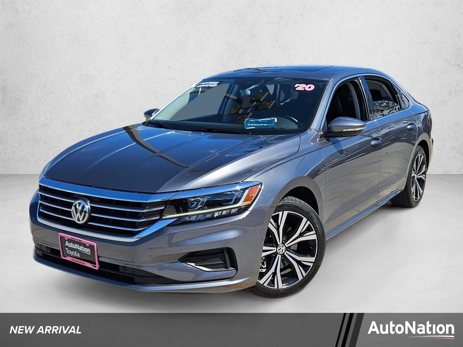 2020 Volkswagen Passat 2.0T SEL Auto's photo