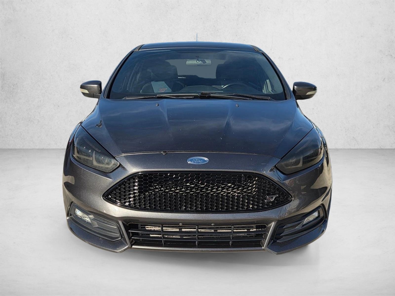 2017 Ford Focus ST photo 2