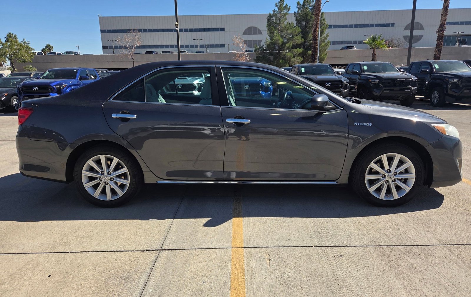 2012 Toyota Camry Hybrid XLE photo 3